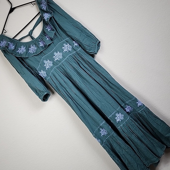 EUC Free People Embroidered Boho Dress - Picture 3 of 9